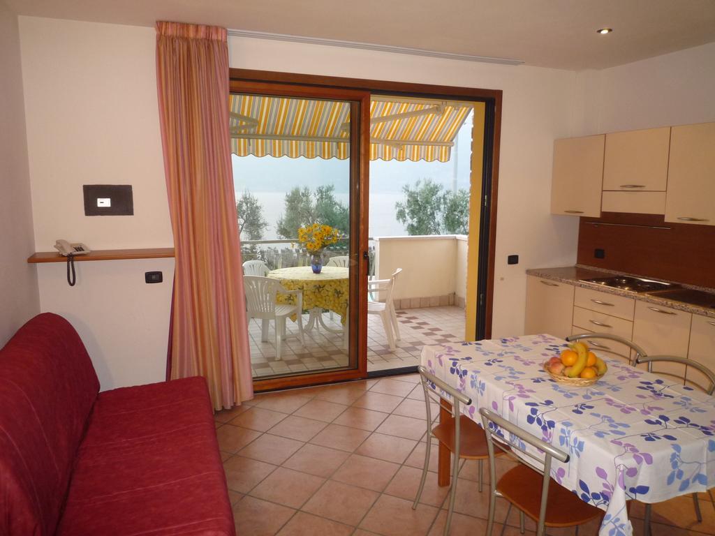 Taki Village Brenzone sul Garda Room photo