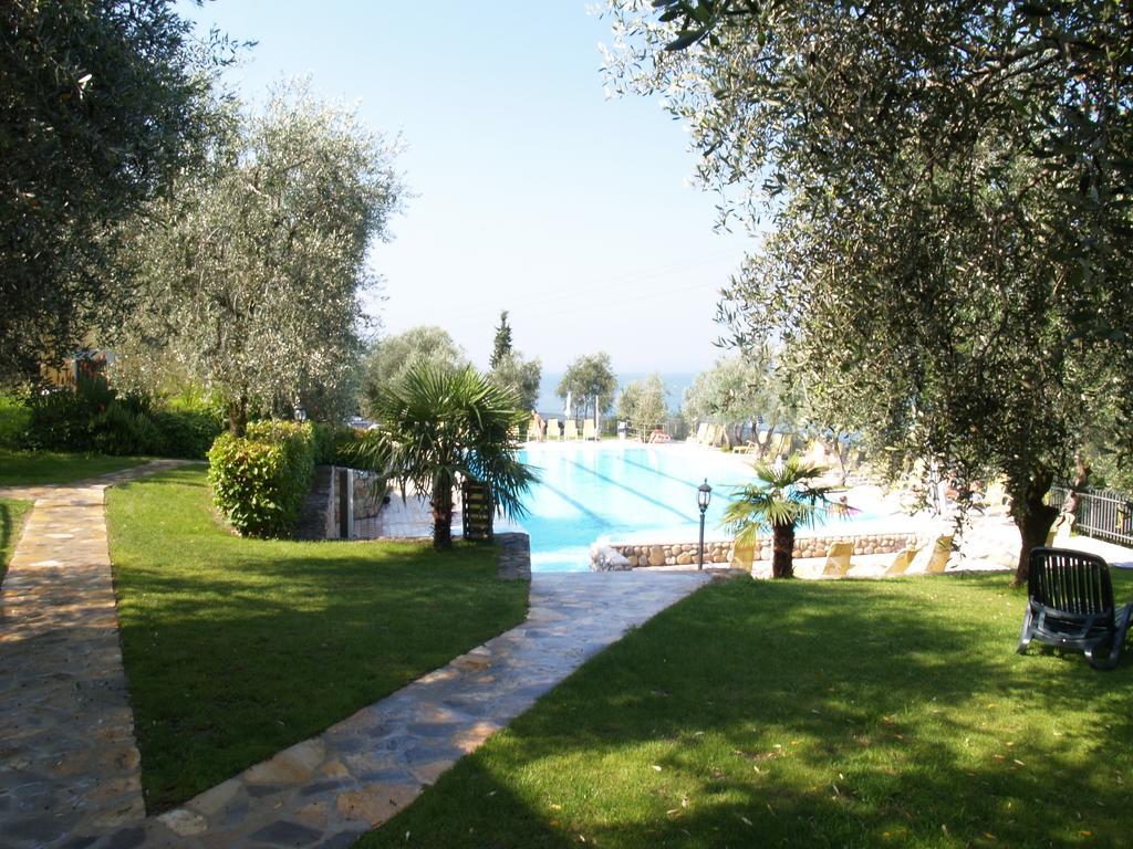 Taki Village Brenzone sul Garda Exterior photo