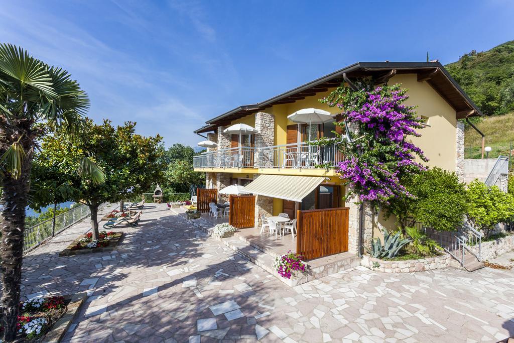 Taki Village Brenzone sul Garda Exterior photo