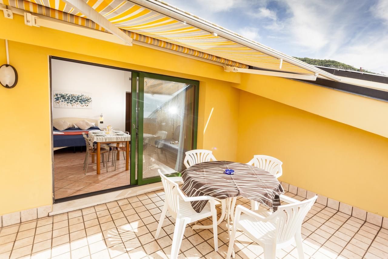 Taki Village Brenzone sul Garda Exterior photo
